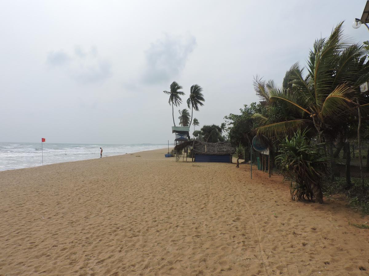 Sea View Beach Hotel Nilaveli Bagian luar foto