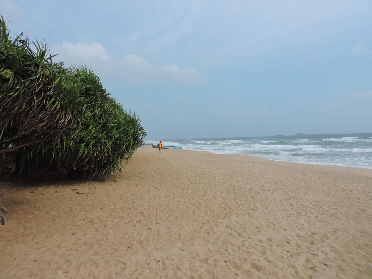 Sea View Beach Hotel Nilaveli Bagian luar foto