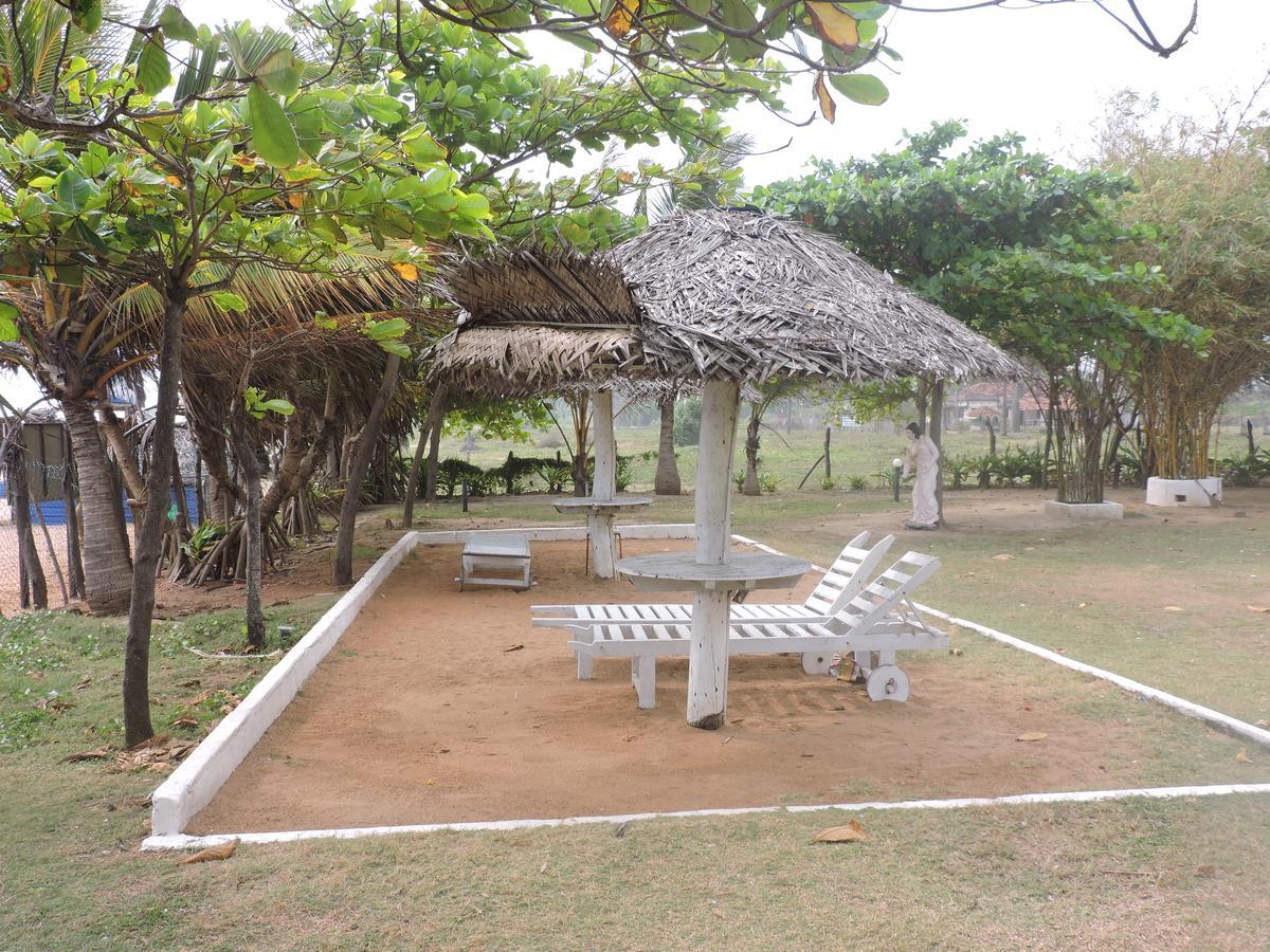 Sea View Beach Hotel Nilaveli Bagian luar foto