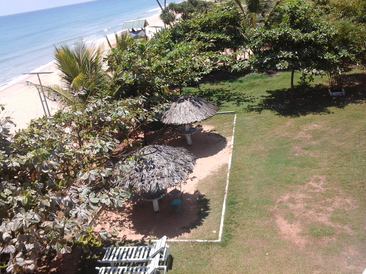 Sea View Beach Hotel Nilaveli Bagian luar foto