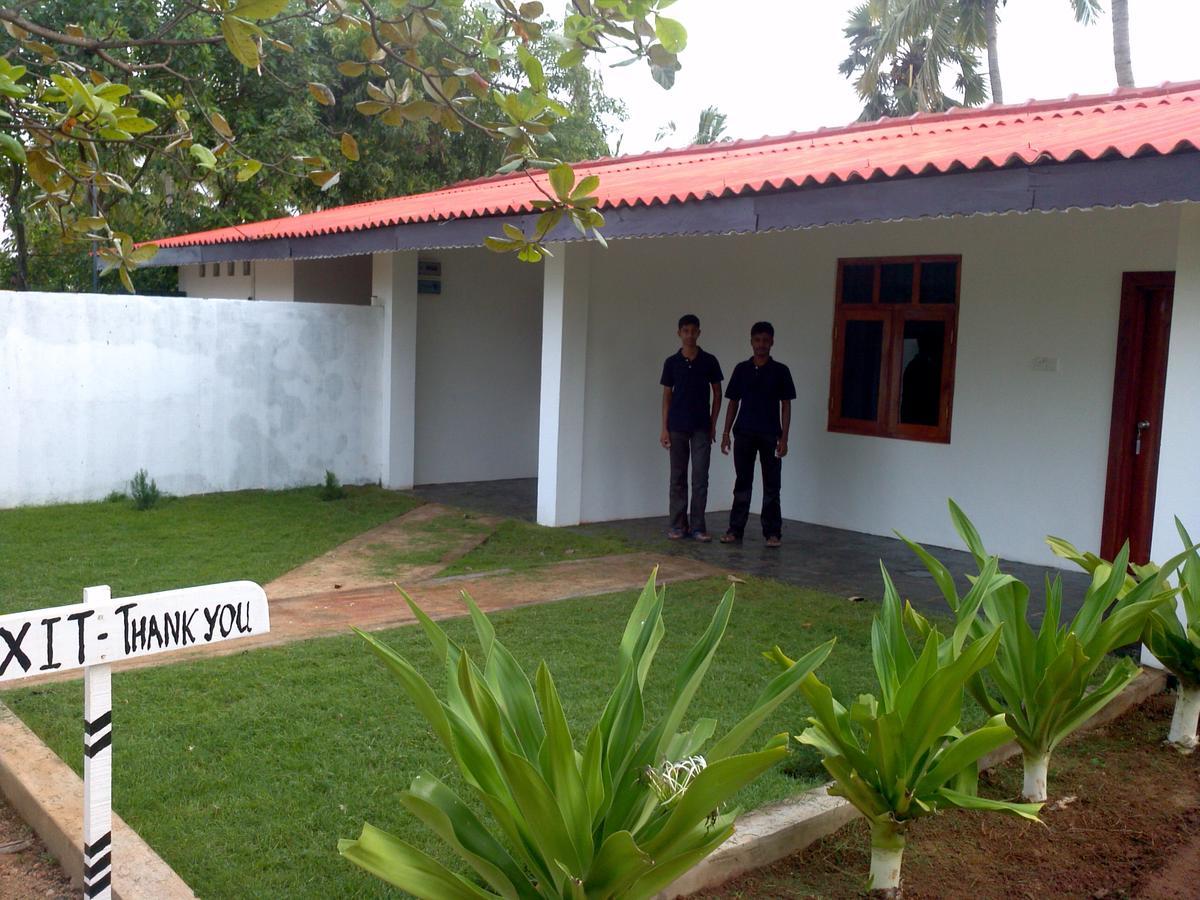 Sea View Beach Hotel Nilaveli Bagian luar foto